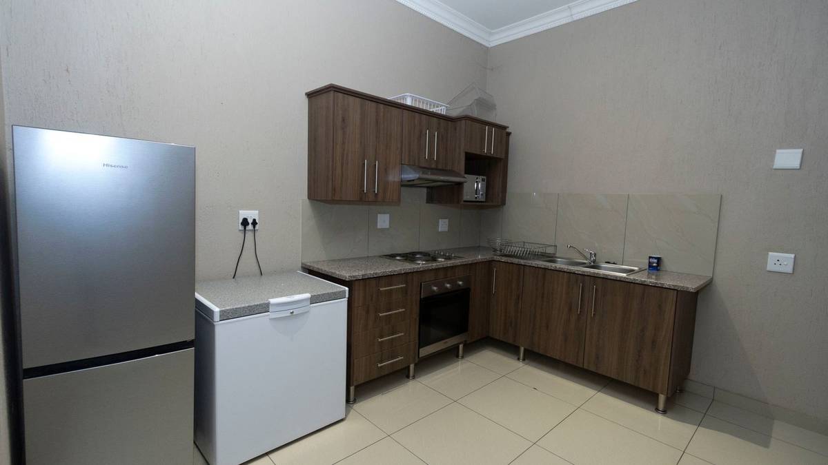 21 Van Rooyen — photo 7